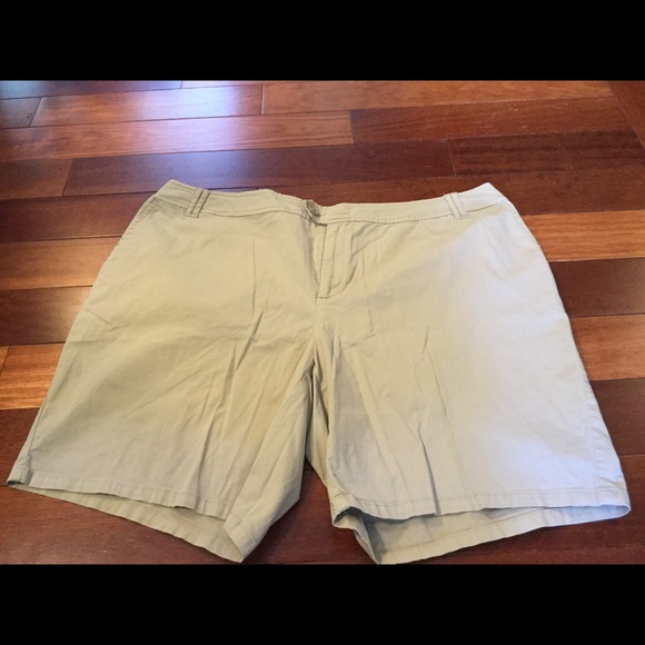 St. John's Bay Pants - ➕ St. John’s Bay Women’s Plus Shorts Size 18W